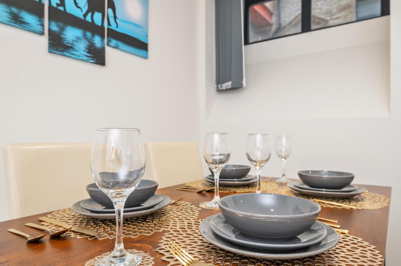 New Luxury Nyc Style Loft With Cinema By Haven Escapes In Bradford * Bradford (West Yorkshire)