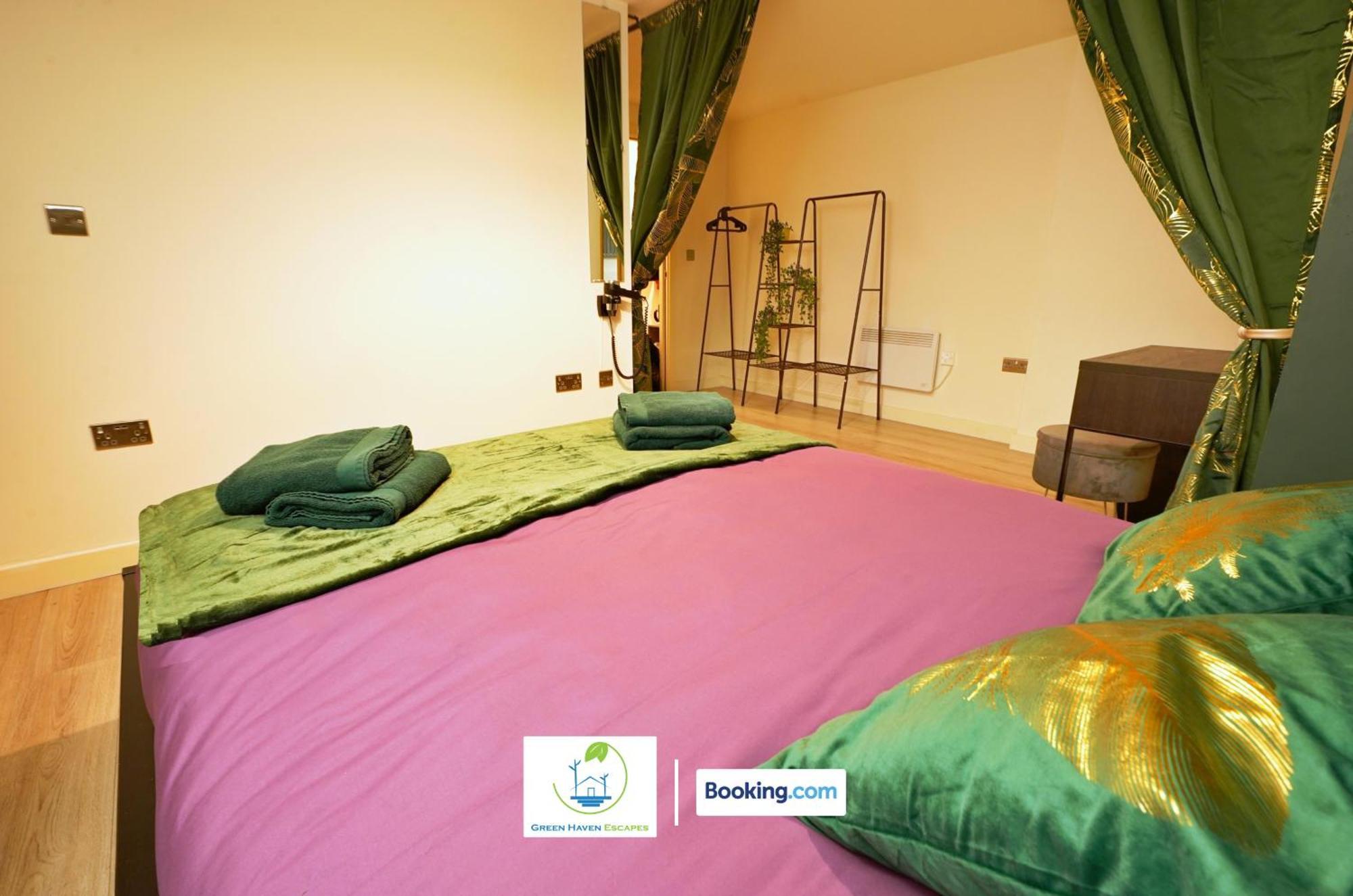 New Luxury Nyc Style Loft With Cinema By Haven Escapes In Bradford * Bradford (West Yorkshire)